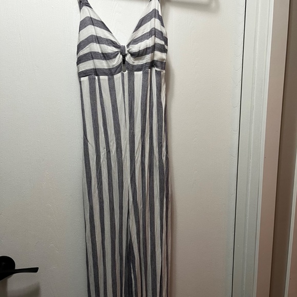 Lira jumpsuit - Picture 3 of 4